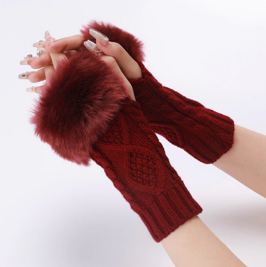 Crimson Fur-Knuckle Gloves